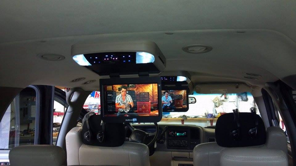 Entertainment system in car